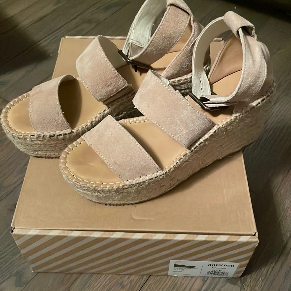 Solids Palma platform in blush suede size 6